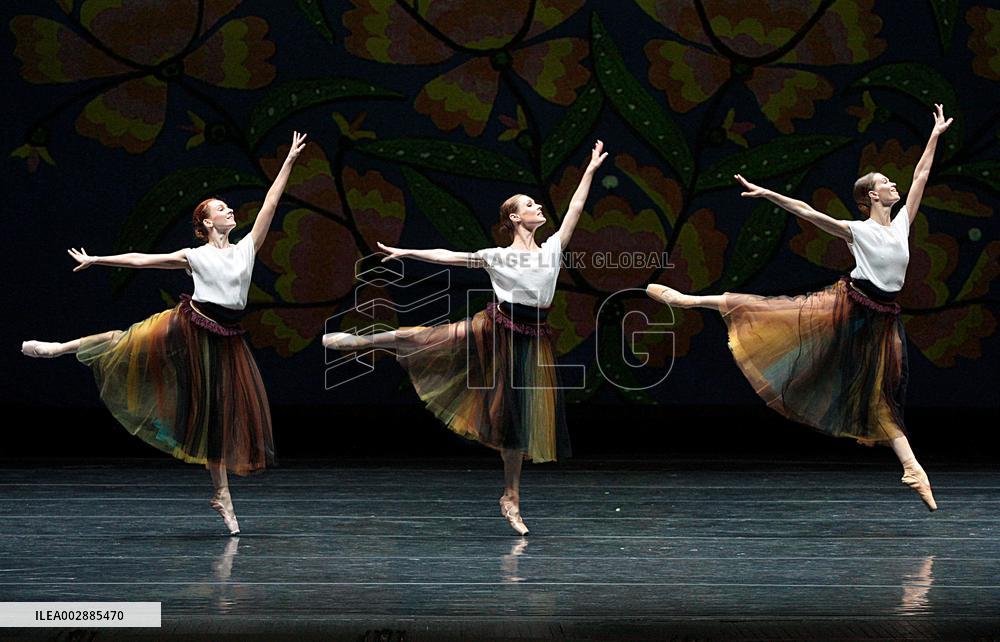 Pre-premiere press preview of Elegy of Wartime ballet in Kyiv