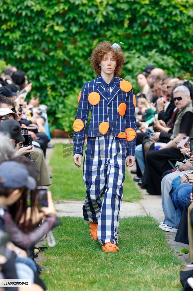 FRANCE-PARIS-FASHION WEEK-WALTER VAN BEIRENDONCK