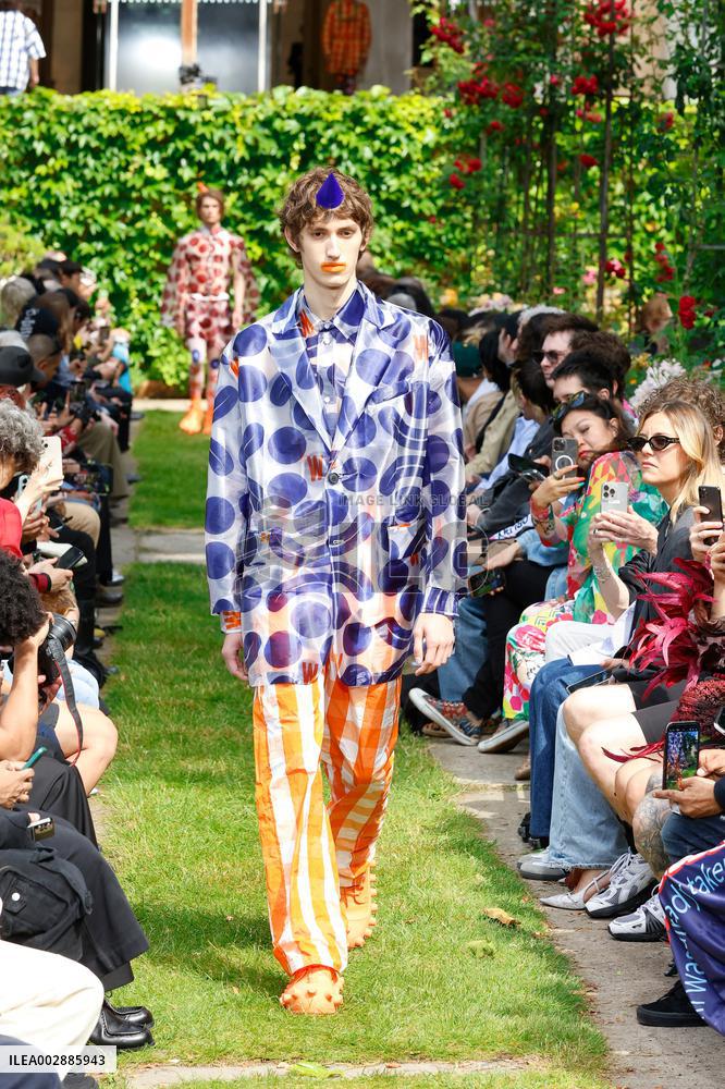 FRANCE-PARIS-FASHION WEEK-WALTER VAN BEIRENDONCK