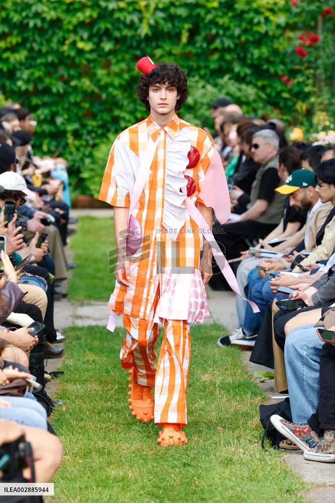 FRANCE-PARIS-FASHION WEEK-WALTER VAN BEIRENDONCK