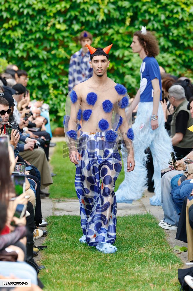 FRANCE-PARIS-FASHION WEEK-WALTER VAN BEIRENDONCK