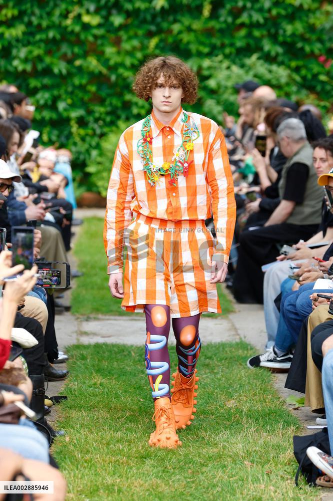 FRANCE-PARIS-FASHION WEEK-WALTER VAN BEIRENDONCK