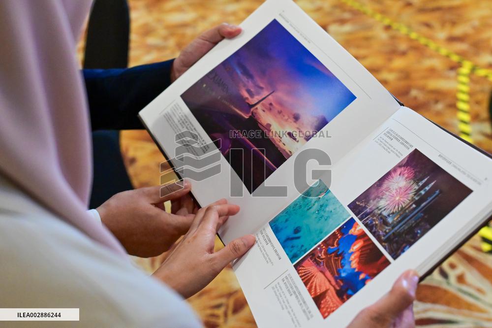 MALAYSIA-KUALA LUMPUR-PHOTO EXHIBITION-CHINA-RELATIONS-50TH ANNIVERSARY