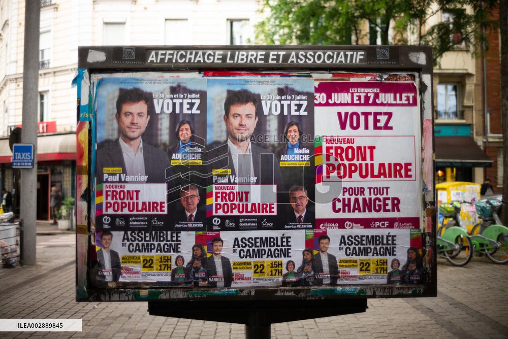 Posters And Leafleting For The Legislative Elections - Paris