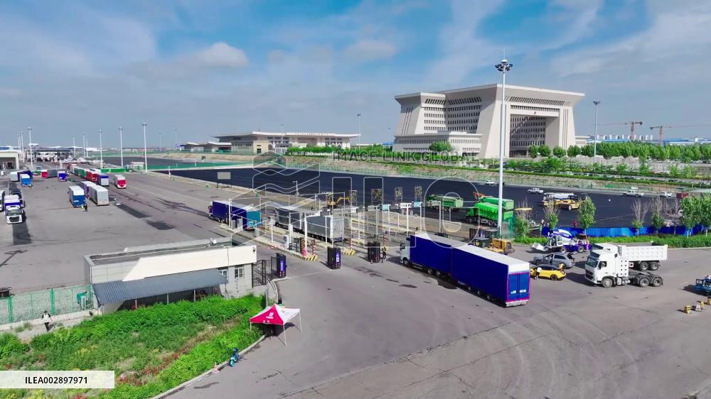 1st batch of int'l exhibits for 8th China-Eurasia Expo arrives in China