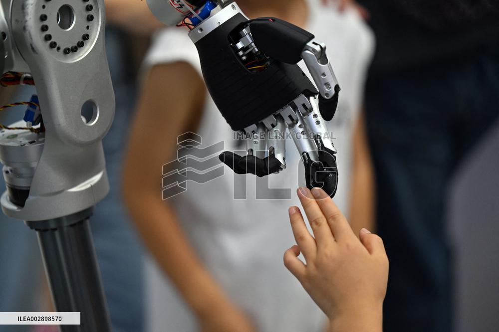 CHINA-TIANJIN-WORLD INTELLIGENCE EXPO-ROBOTS (CN)