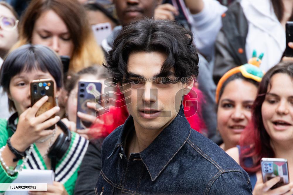 PFW - Loewe Menswear Arrivals NB