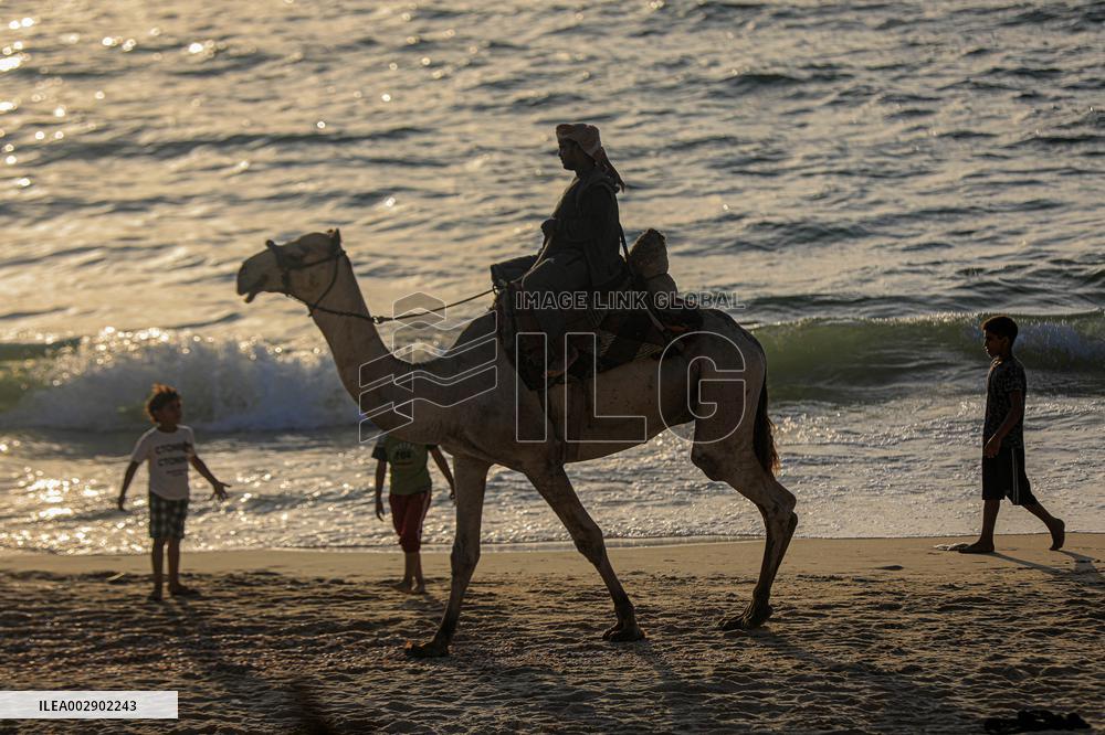 MIDEAST-GAZA-BEACH-DAILY LIFE-LEISURE