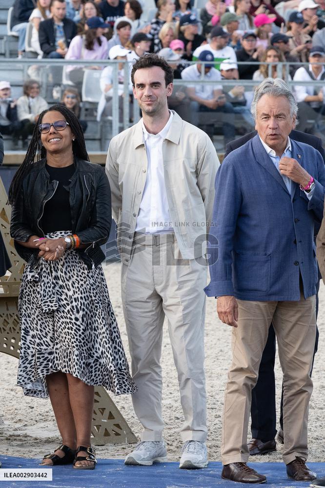 VIPs Attend Paris Eiffel Jumping