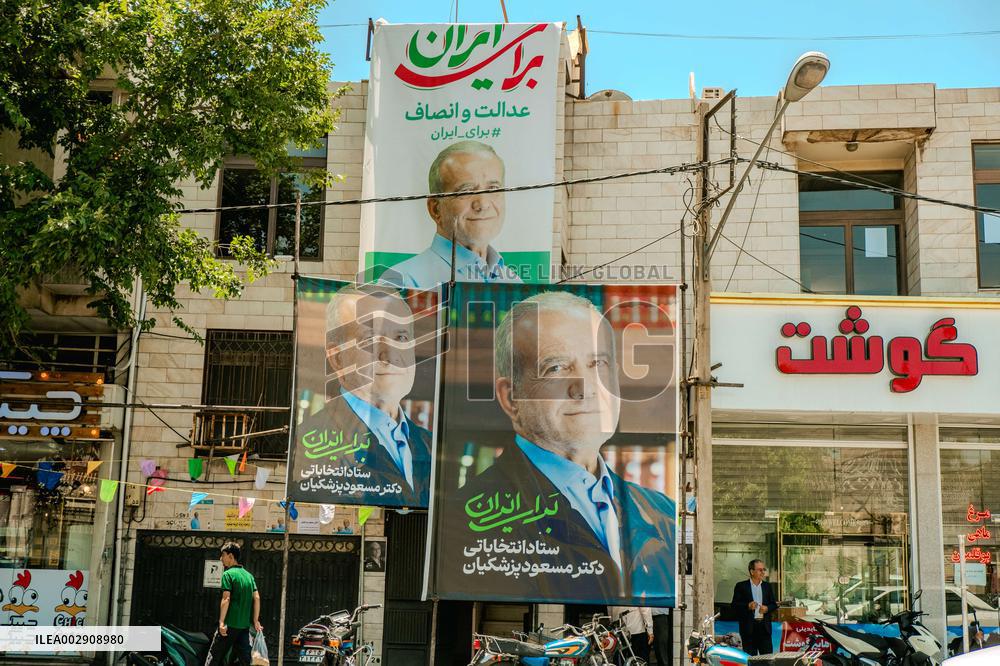 Iran Is Holding Snap Presidential Elections - Qom