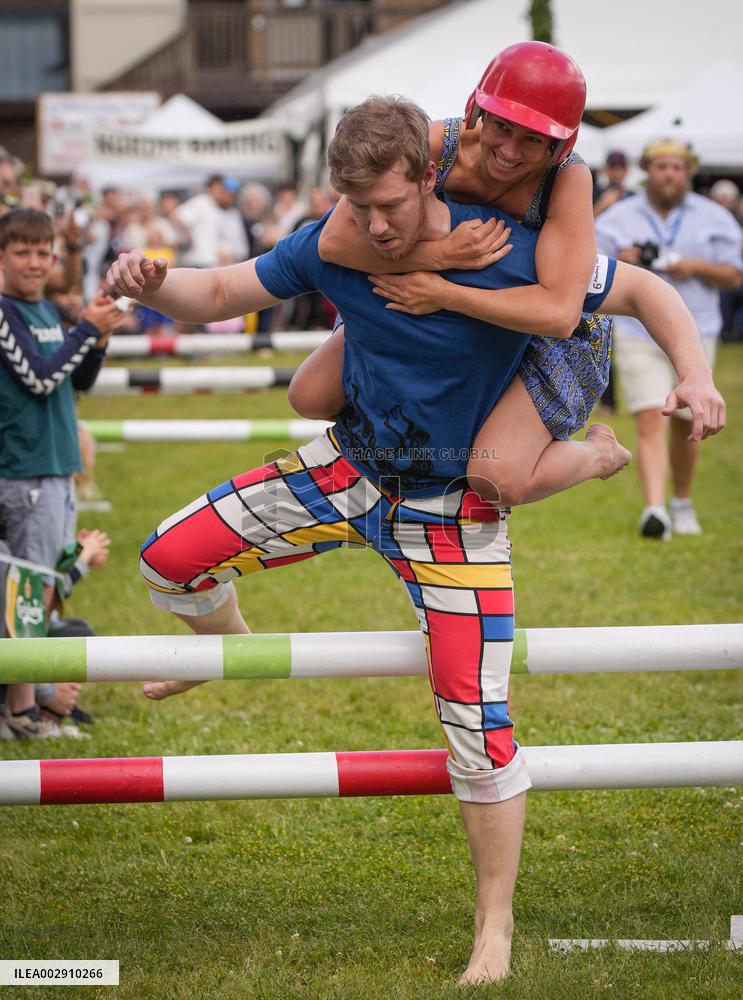 CANADA-BRITISH COLUMBIA-BURNABY-WIFE-CARRYING CONTEST