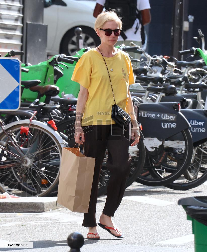 Michelle Williams Out Shopping - Paris