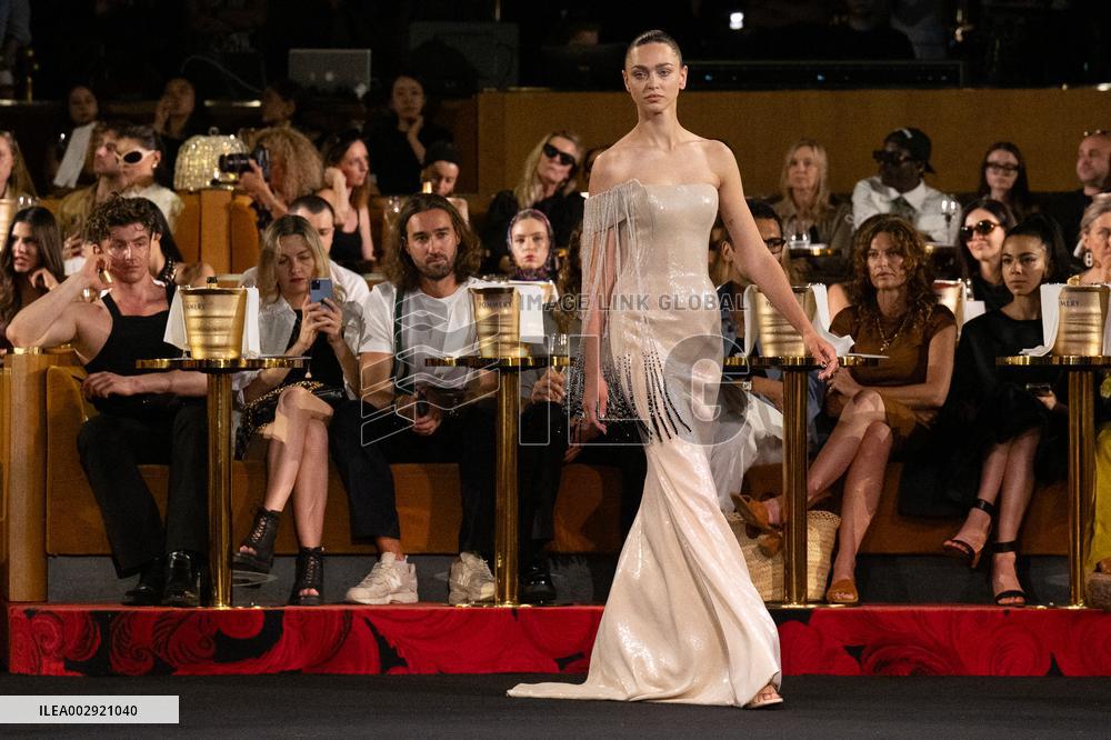 PFW - Alexis Mabille Runway