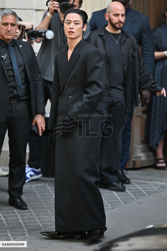 PFW Balenciaga Outside Arrivals