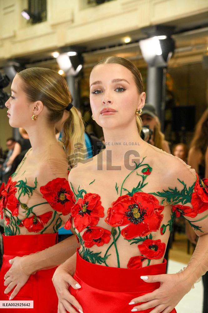 PFW - Yanina Couture Front Row