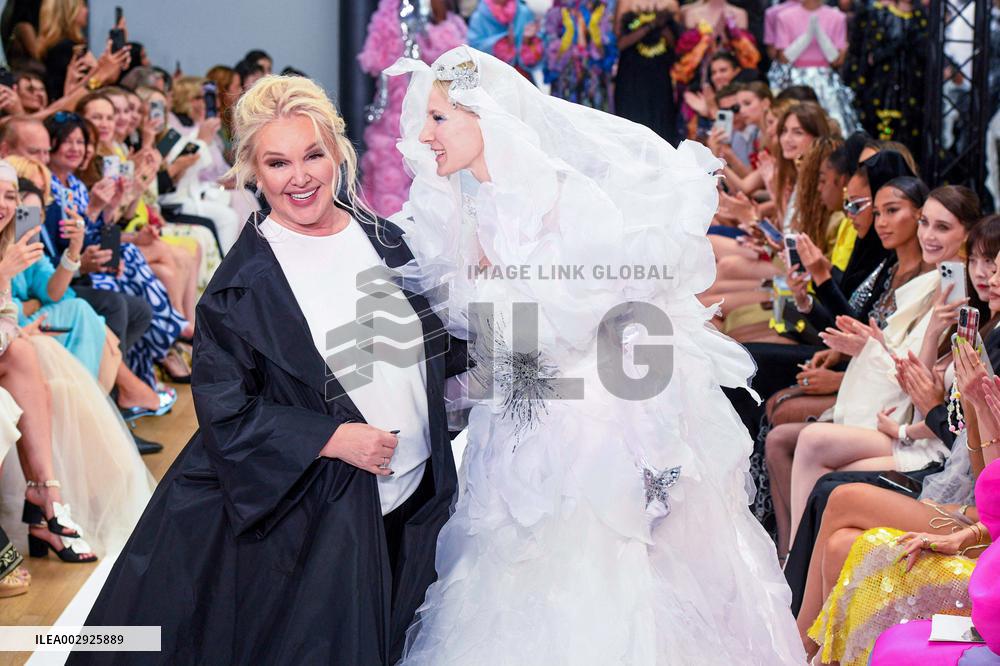 PFW - Yanina Couture Runway