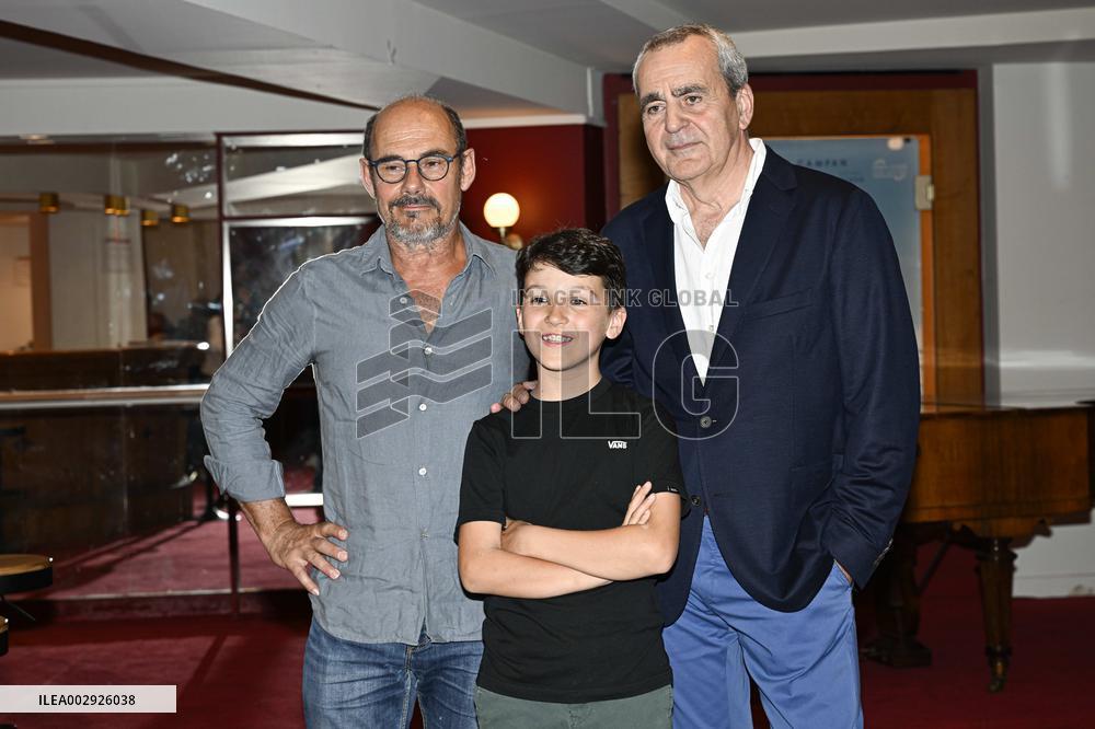 L'Enfant Qui Mesurait Le Monde Premiere - Paris