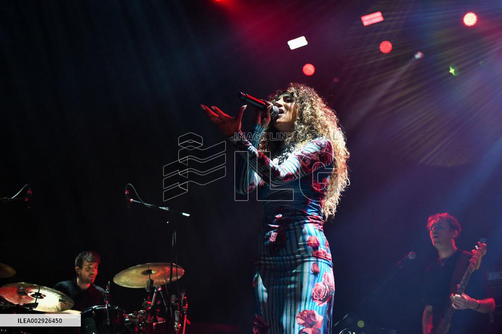 Nile Rodgers & CHIC At The Zenith - Paris