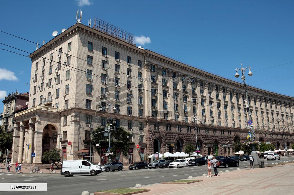Architecture of Maidan Nezalezhnosti and Khreshchatyk Street in Kyiv