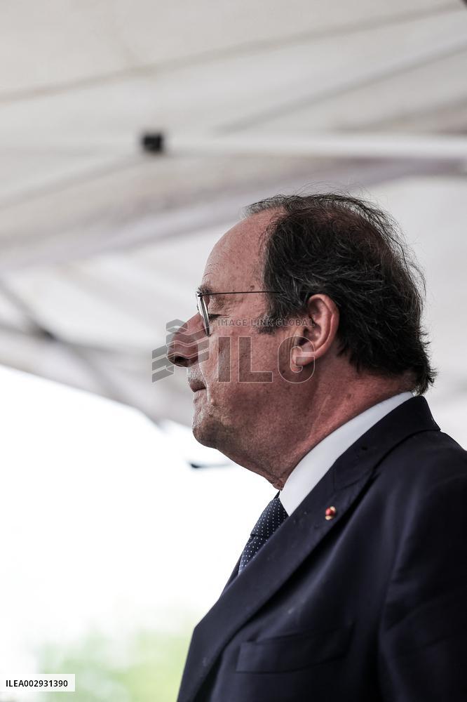 Ex-President Francois Hollande Campaigns In A Market - Argentat-sur-Dordogne