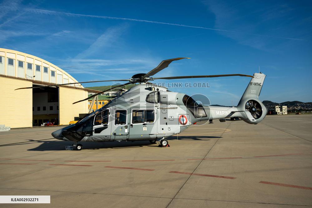 Handover Ceremony At Naval Air Base - Hyeres