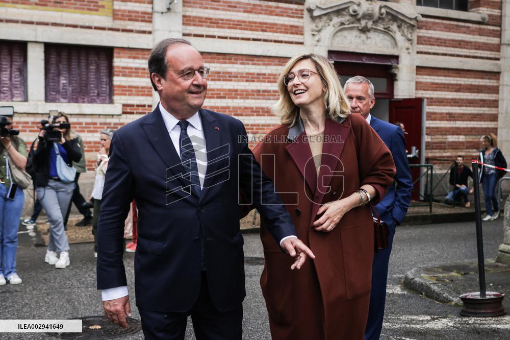 Francois Hollande And Julie Gayet At The Polling Station - Tulle