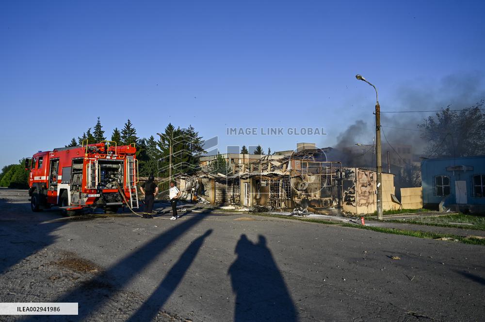 Russian troops strike Vilniansk with missiles