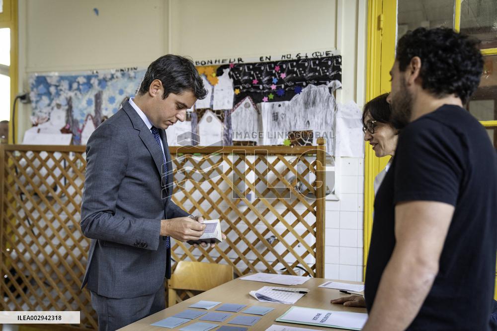 Gabriel Attal At The Polling Polling Station - Paris