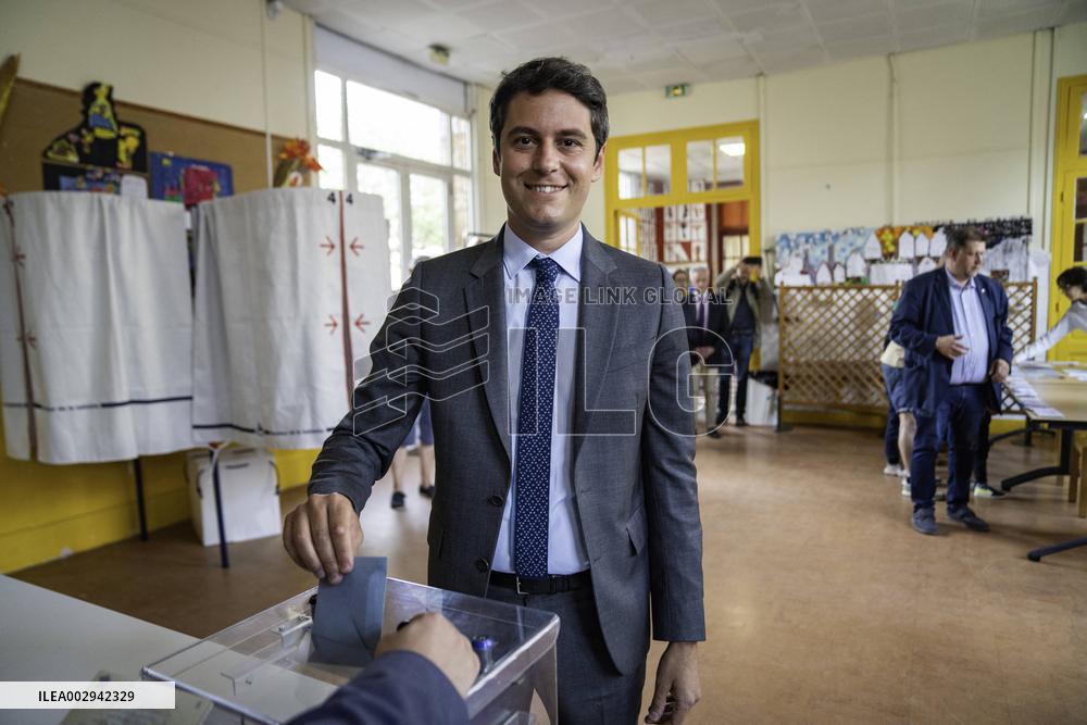 Gabriel Attal At The Polling Polling Station - Paris