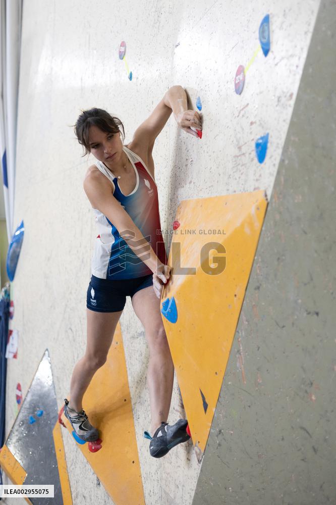 France team of Climbing bouldering for the 2024 Olympics  - Fontainebleau