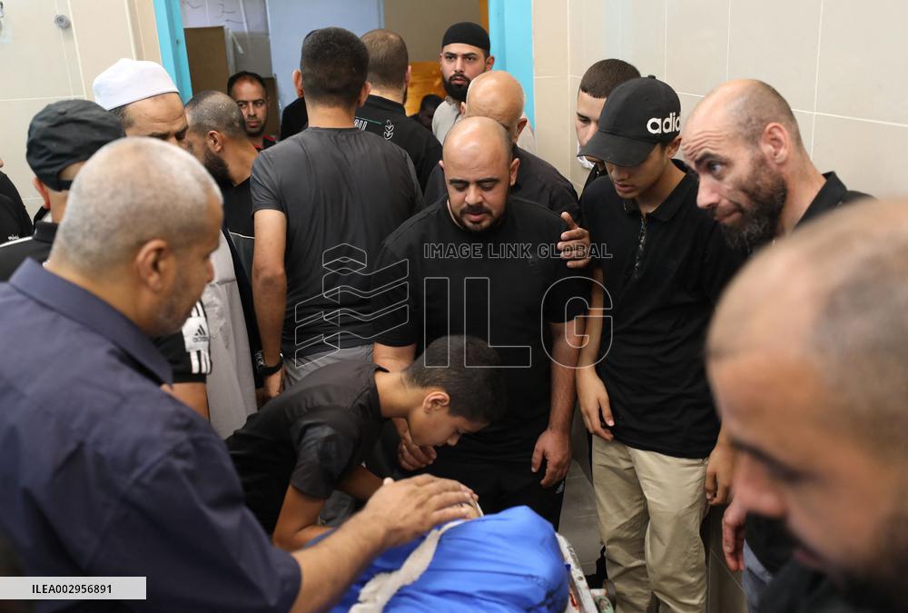 Five Palestinians Killed In Israeli Raids - West Bank