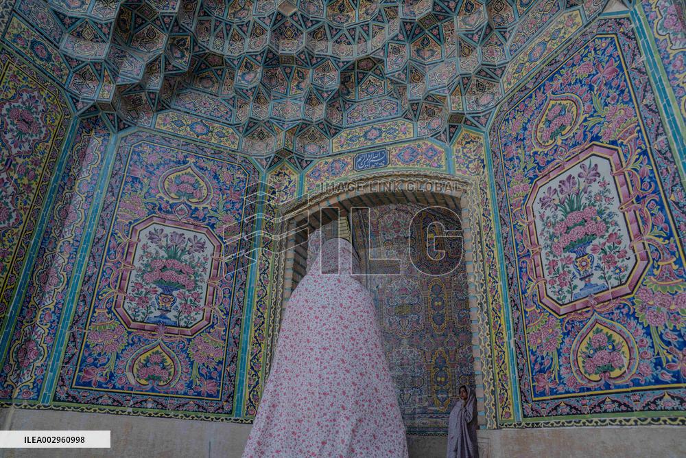 Iran Prepares For Presidential Runoff