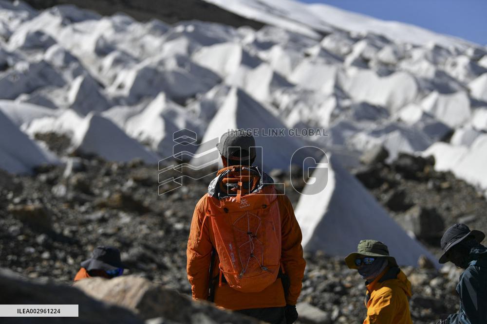 XINHUA PHOTOS OF THE DAY