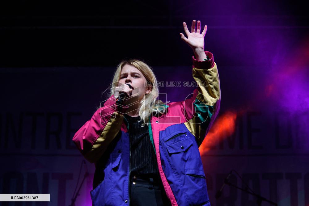 Zaho de Sagazan Concert Against Far-Right - Paris