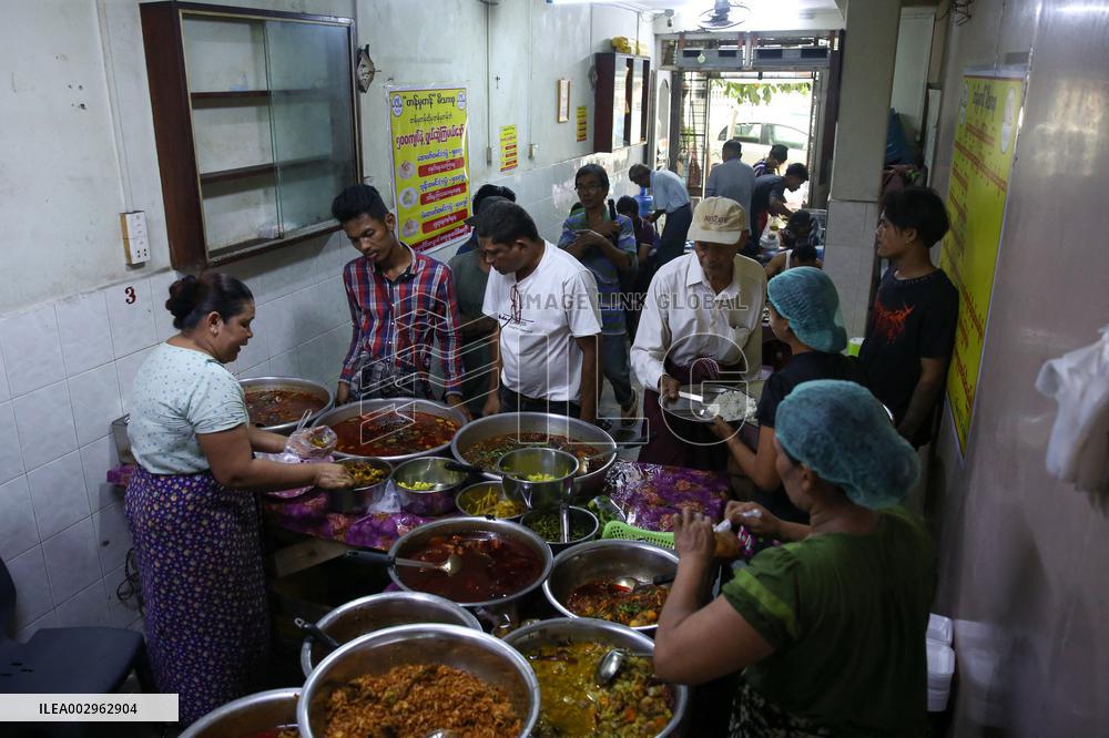 MYANMAR-YANGON-RESTAURANT-PEOPLE IN NEED-CHEAP MEALS
