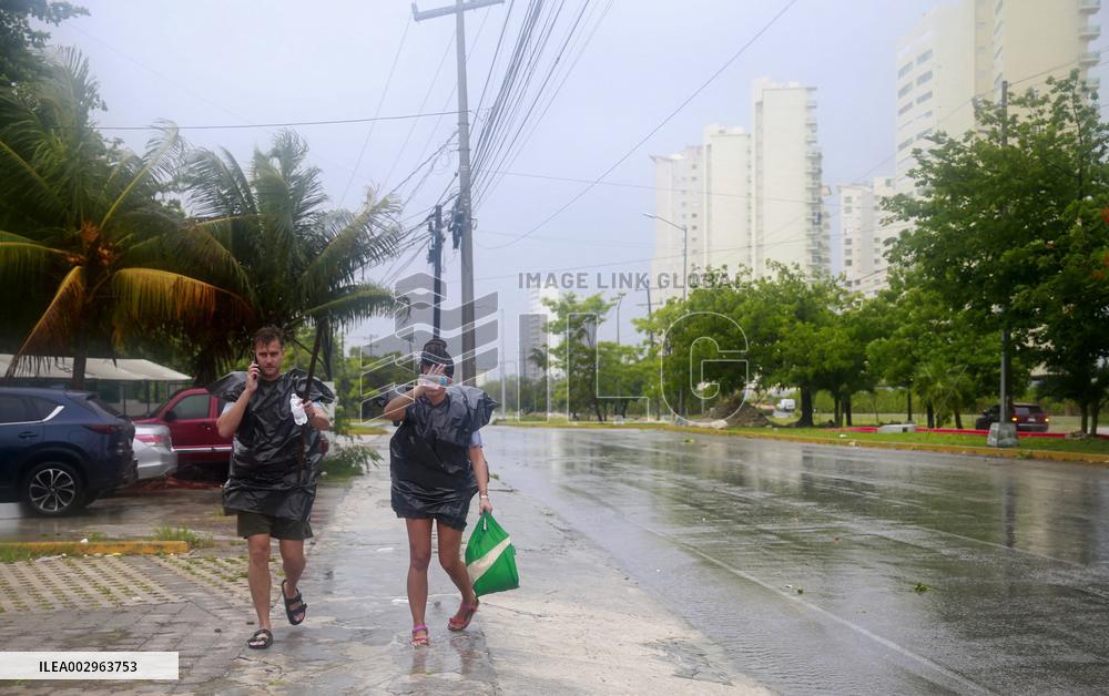 MEXICO-CANCUN-HURRICANE BERYL
