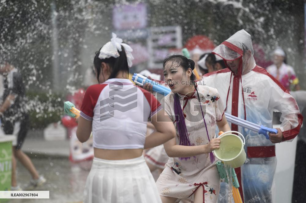 Play With Water To Cool Off in Huai'an