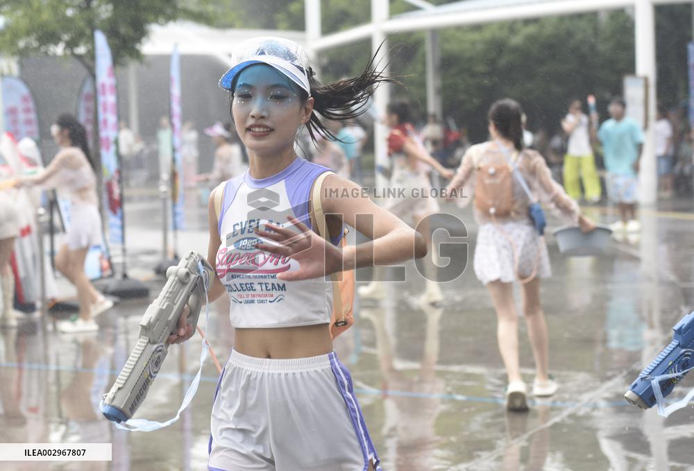 Play With Water To Cool Off in Huai'an