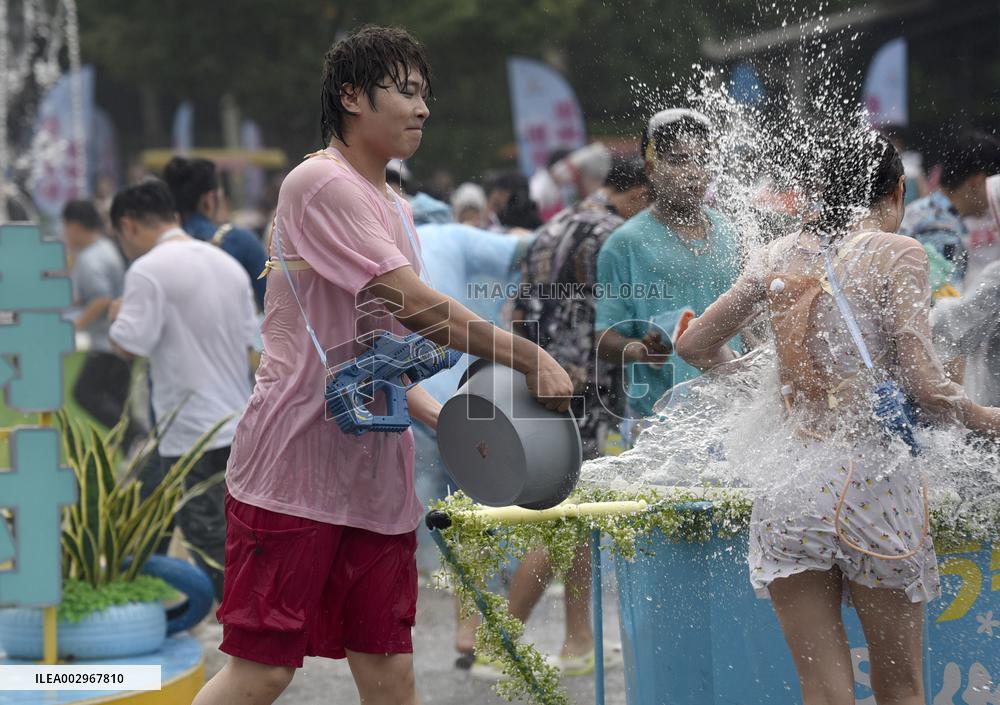 Play With Water To Cool Off in Huai'an