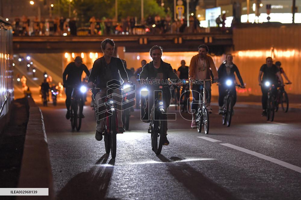 RUSSIA-MOSCOW-NIGHT BICYCLE FESTIVAL