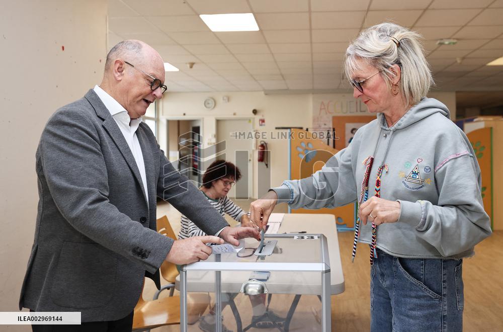 FRANCE-LEGISLATIVE ELECTIONS-SECOND ROUND-VOTING