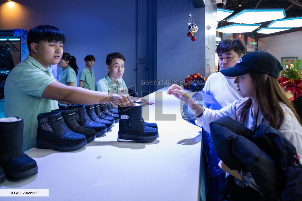 CHINA-HEILONGJIANG-HARBIN-INDOOR ICE AND SNOW THEME PARK (CN)