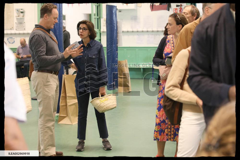 Minister Of Culture Rachida Dati Votes - Paris