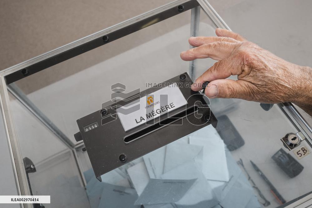 Atmosphere At Legislative Elections - Moissac