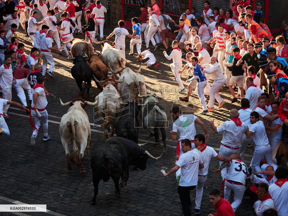 Six Injured In The Second Running Of The Bulls Of Sanfermines