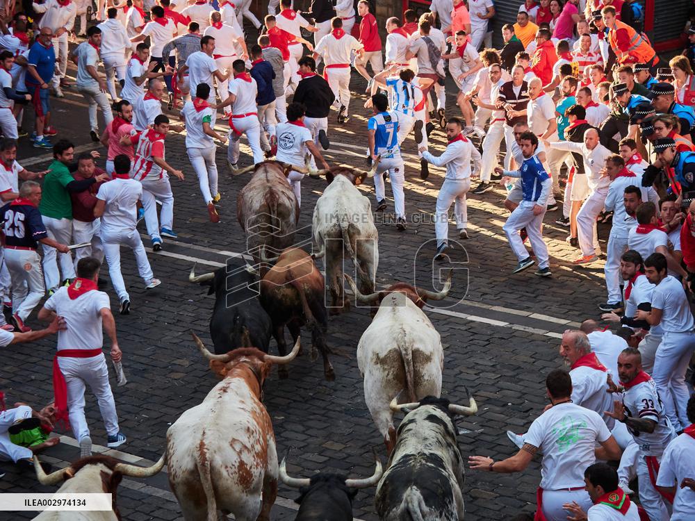 Six Injured In The Second Running Of The Bulls Of Sanfermines