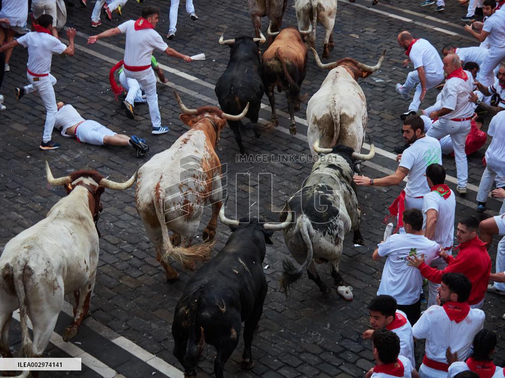 Six Injured In The Second Running Of The Bulls Of Sanfermines