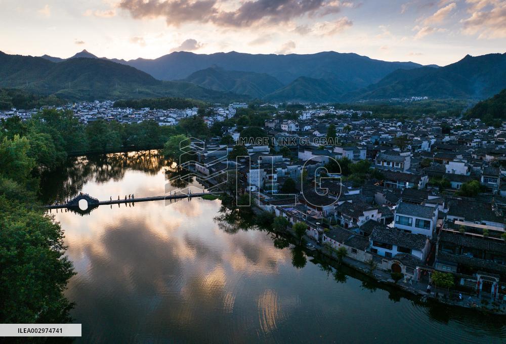 CHINA-ANHUI-YIXIAN-HONGCUN-VILLAGE VIEWS (CN)