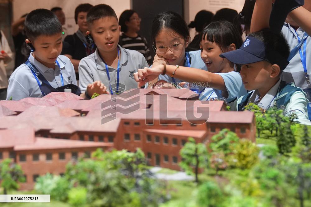 CHINA-HUBEI-WUHAN-YOUNGSTERS-HONG KONG-MACAO-STUDY TOUR (CN)