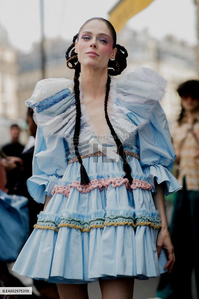 PFW - Viktor and Rolf Street Style